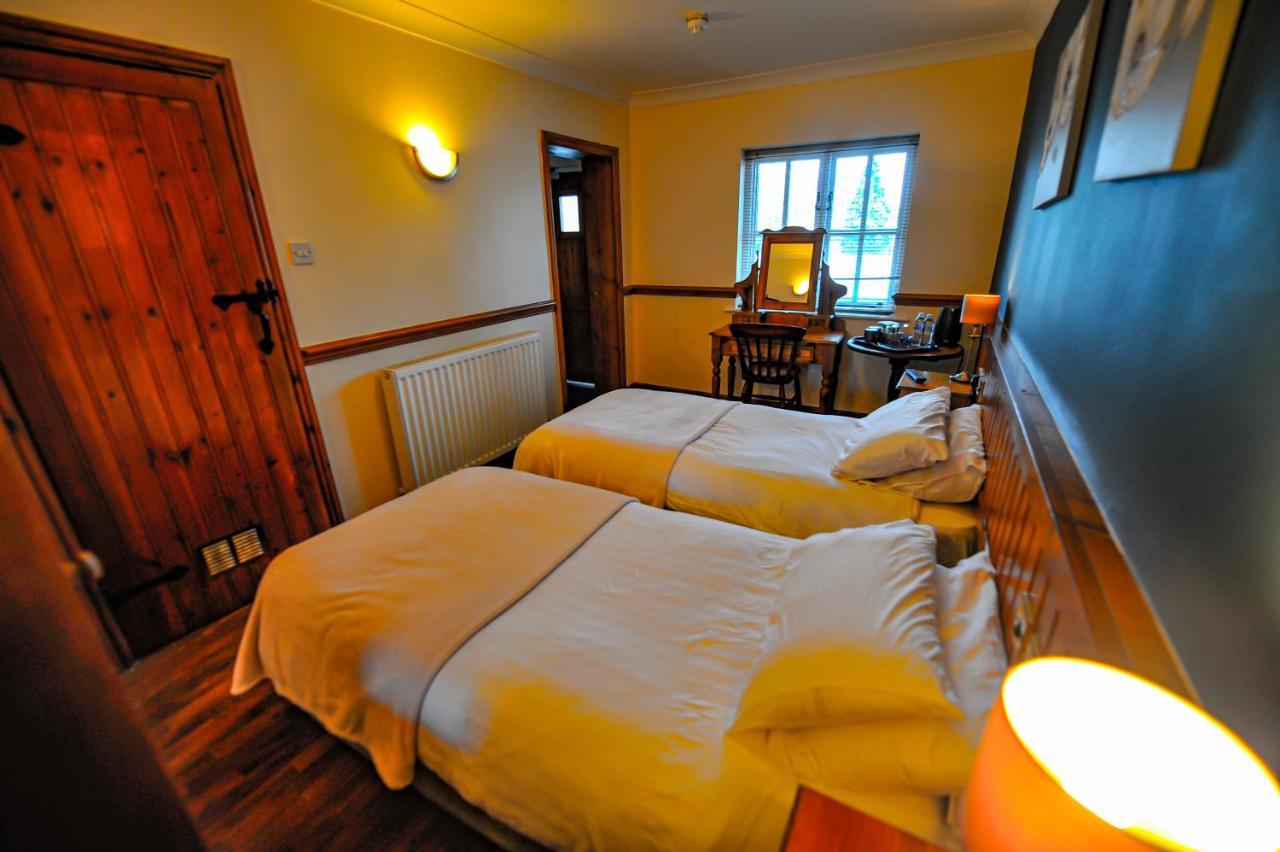 The Coachman Pub, Hartford, Room Only Hartford  Екстер'єр фото