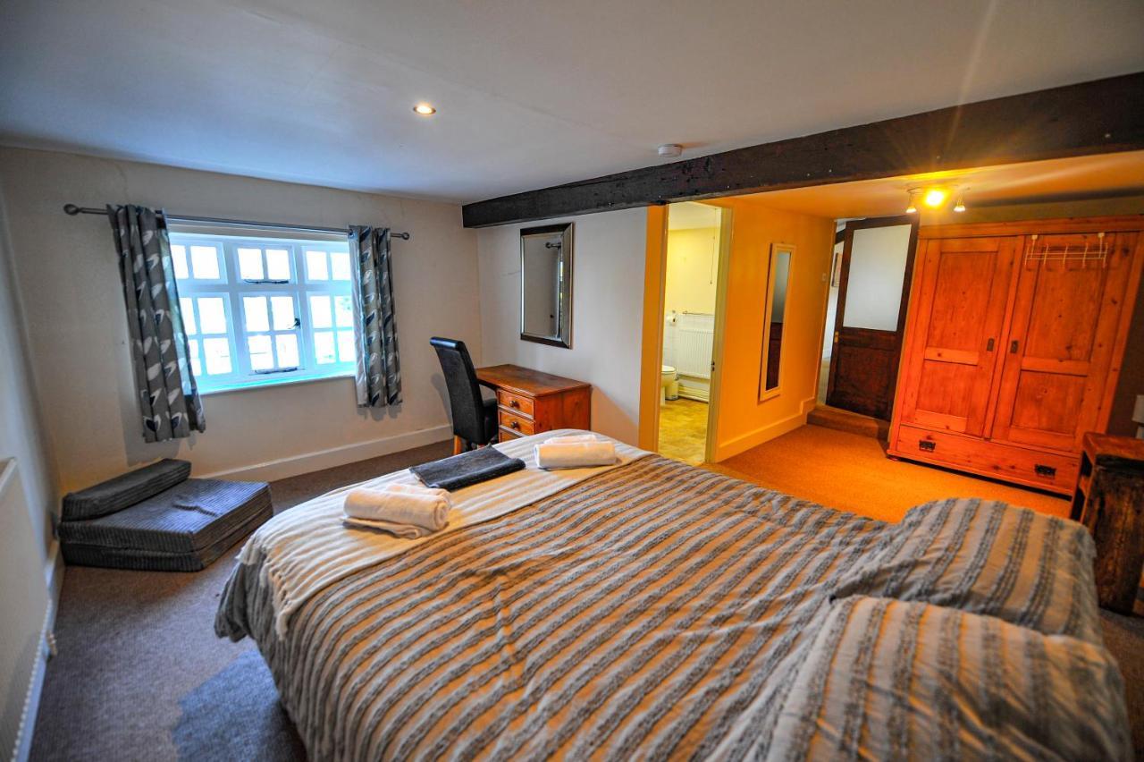 The Coachman Pub, Hartford, Room Only Hartford  Екстер'єр фото