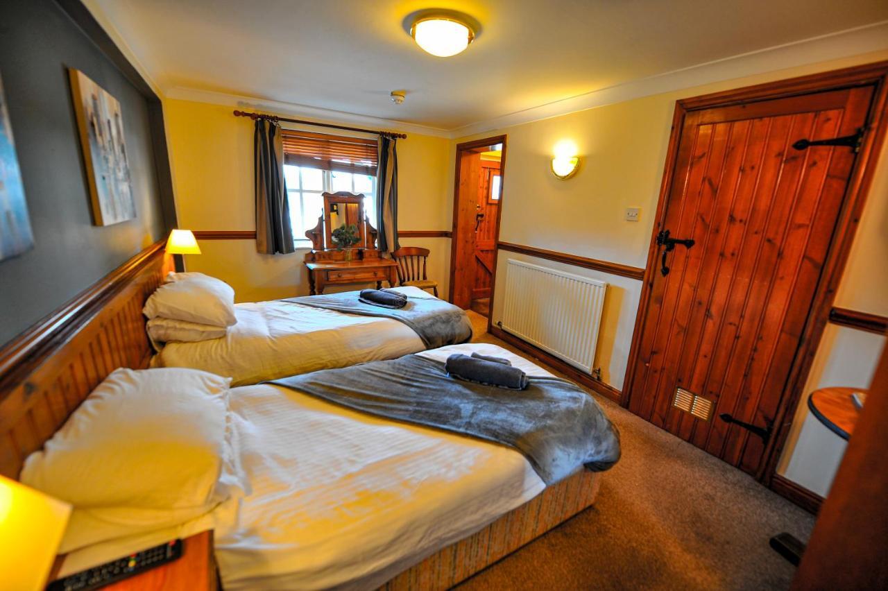 The Coachman Pub, Hartford, Room Only Hartford  Екстер'єр фото